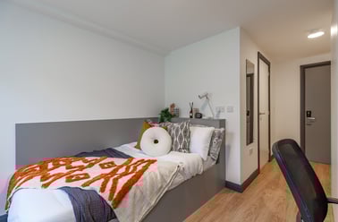 Standard En Suite, Winfield Court, The Island Quarter, Lace Market, Nottingham - Image 2